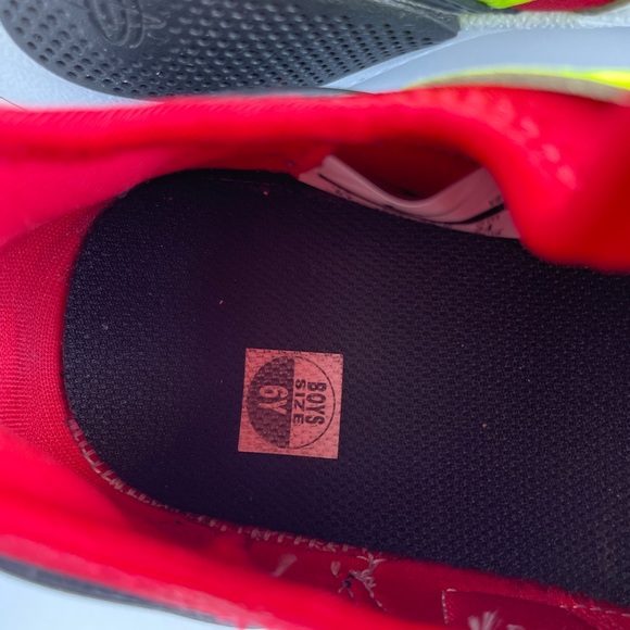 Nike boys Hirachis - size 6 - Picture 2 of 4